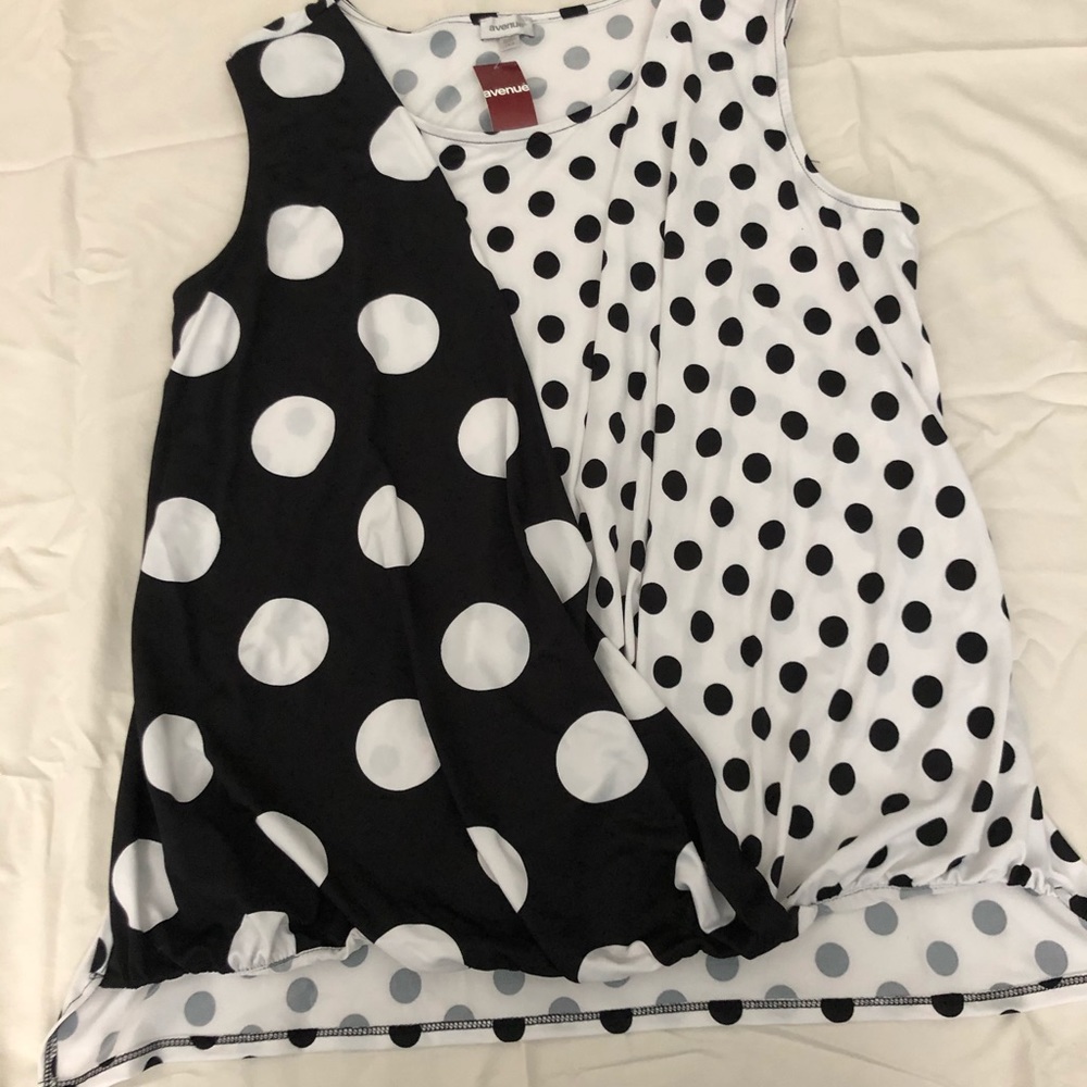 Avenue polka dot top size 14/16